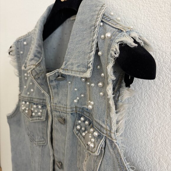 Ebossy Denim Vest Faux Pearl Womens Medium Blue Light Wash Denim Distressed - Picture 4 of 11